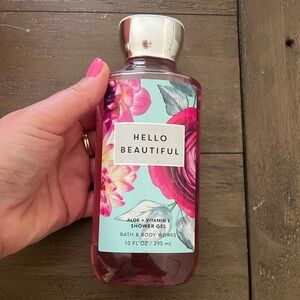 ✨New✨Bath & Body Works Pink Body Wash Hello Beautiful
